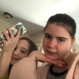 Meet your Posher, Lea